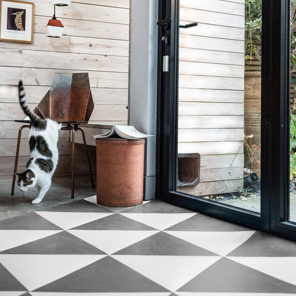 Rubber kitchen flooring with grey triangular tiles