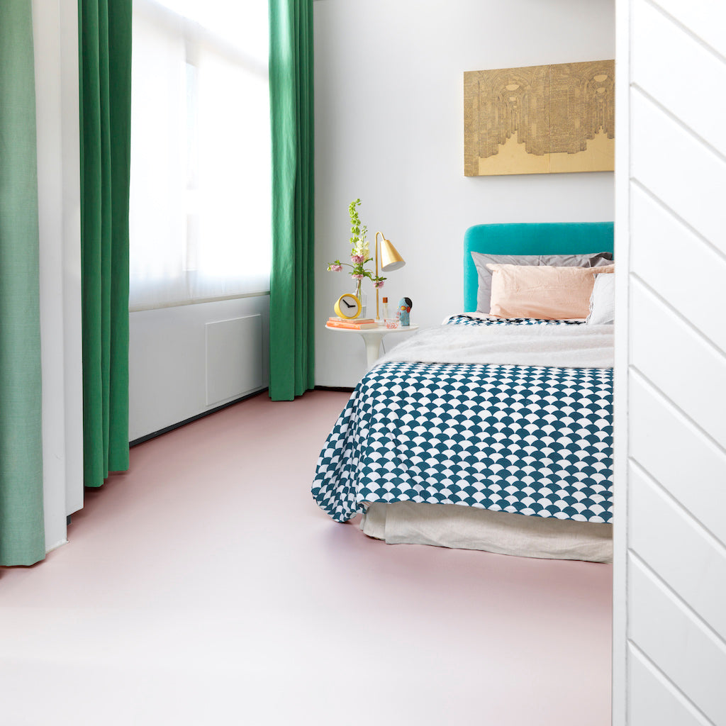Thick pink vinyl floor on the roll - for bathrooms, kitchens & offices ...